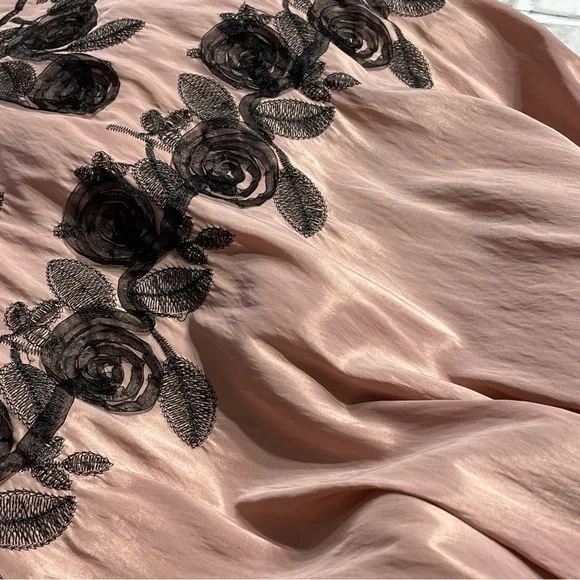 J.R.Nites by Carolin black-top dress with a pink A-line skirt. Size 16. Roses - Picture 7 of 16